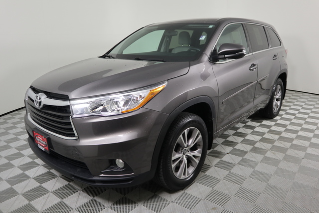 Certified Pre-Owned 2016 Toyota Highlander AWD 4dr V6 LE Plus Sport ...