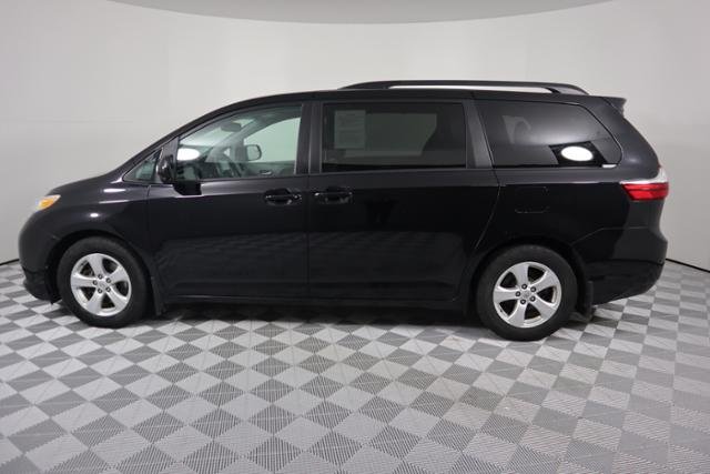 Pre-Owned 2015 Toyota Sienna LE Mini-van, Passenger in Lincoln #J53071A